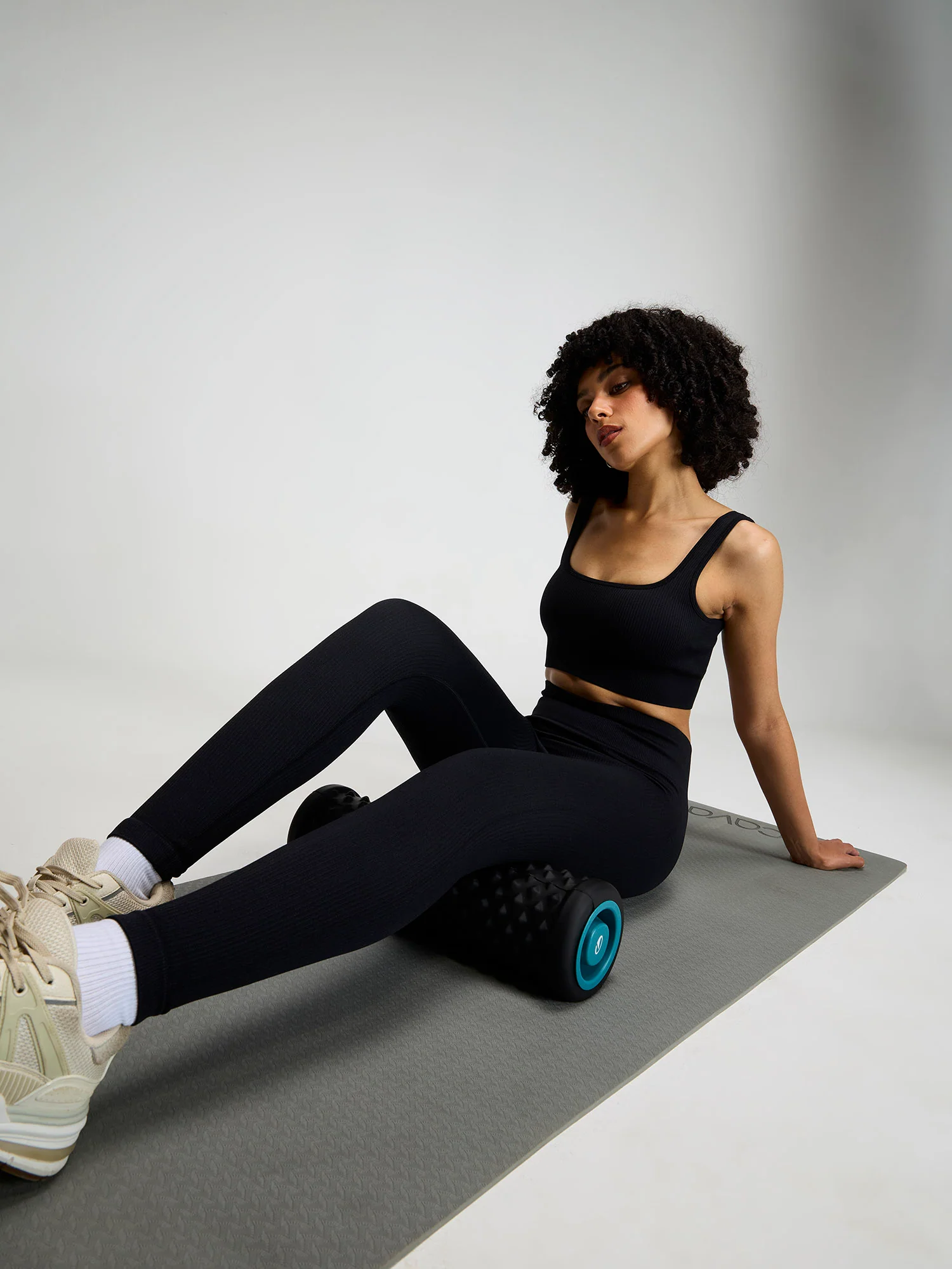 Raven Black Contoured Seamless Sports Bra - Image 8